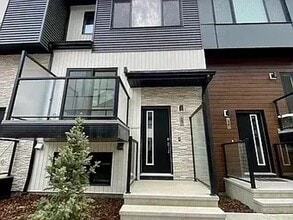 Building Photo - 1729 Keene Cres SW
