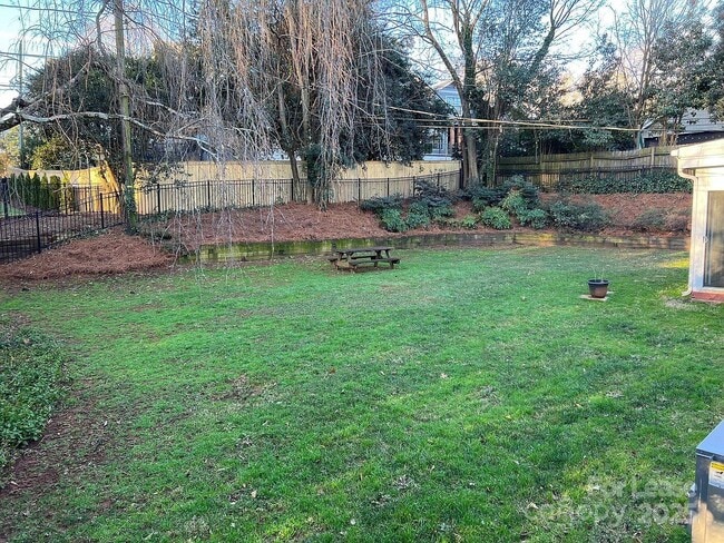 Building Photo - 2622 Idlewood Cir