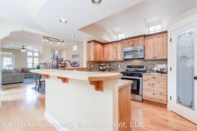 Foto del edificio - 3 br, 3.5 bath House - 4587 N. Mackenzie Lane