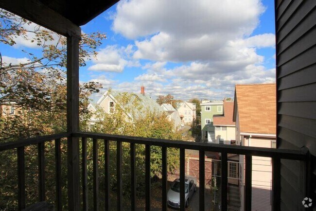 Building Photo - 53 Hinckley St