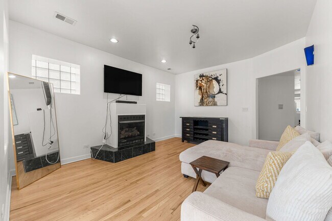 Foto del edificio - 6722 S Ridgeland Ave