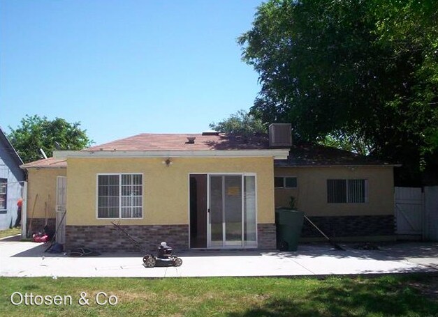 Building Photo - 2 br, 1 bath House - 2736 Lugo Ave