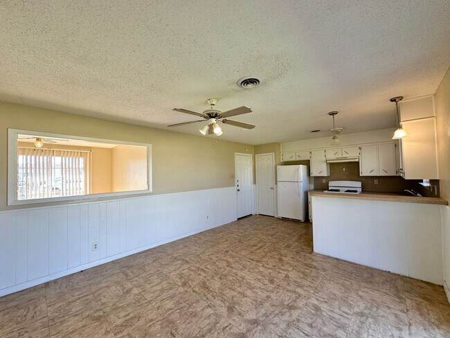 Foto del edificio - Viewable Now!