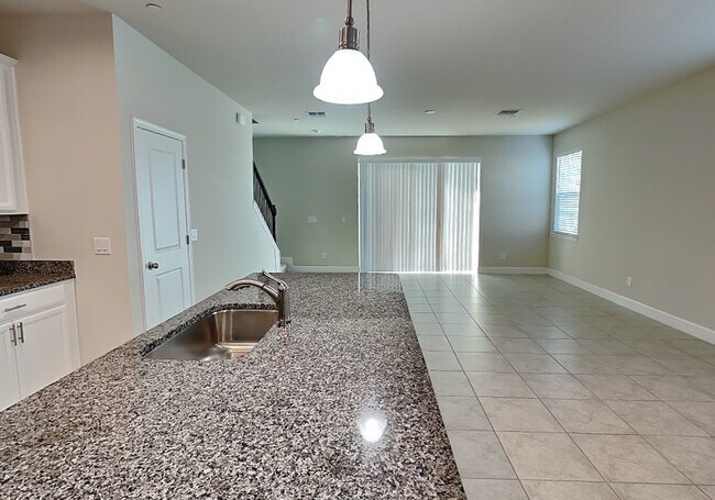 Foto del edificio - 1946 Holden Ridge Ln.