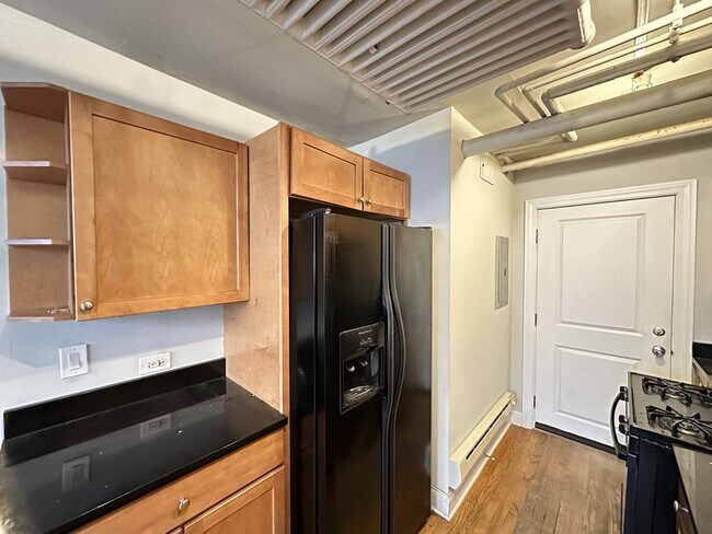 Foto del edificio - 728 W Addison St