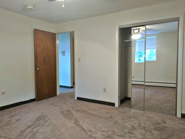 Building Photo - 449 Sea St