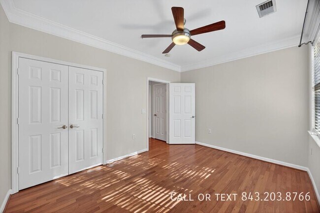 Foto del edificio - 1589 Cambridge Lakes Dr