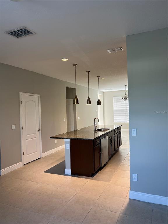 Building Photo - 6591 Calamondin Dr