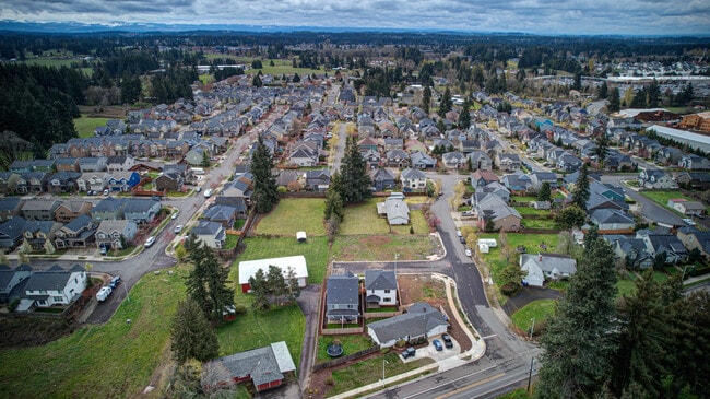 Building Photo - 14625 Oregon Iris Way