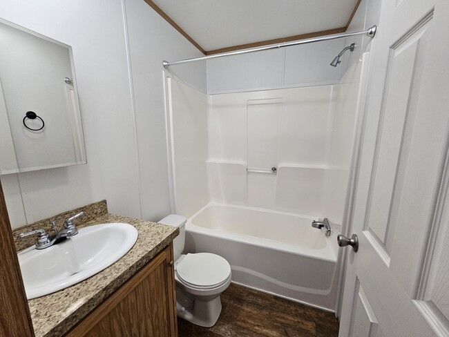 Foto del edificio - 4 Parkview Dr