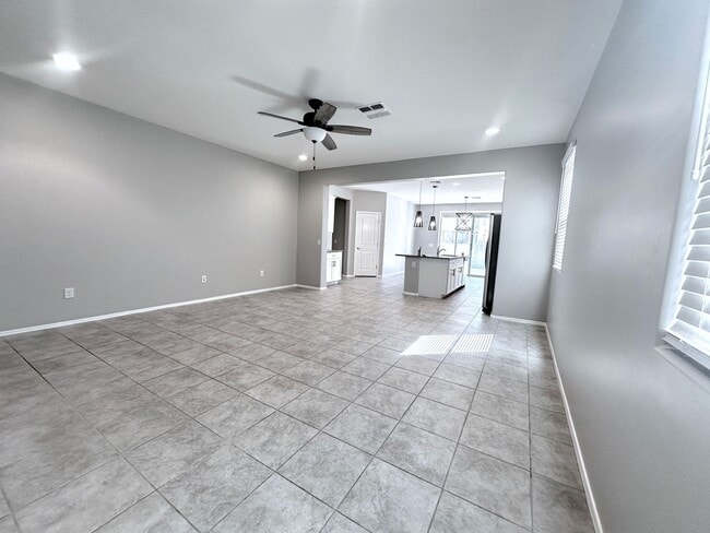 Foto del edificio - Stunning 4-bedroom, 2-bathroom home located in the vibrant community of Sahuarita, AZ