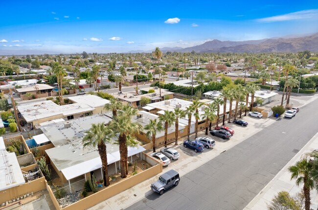 Foto del edificio - 556 S Highland Dr