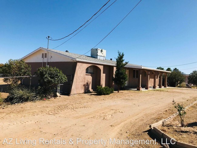 Building Photo - 4410 N Van Nuys Rd