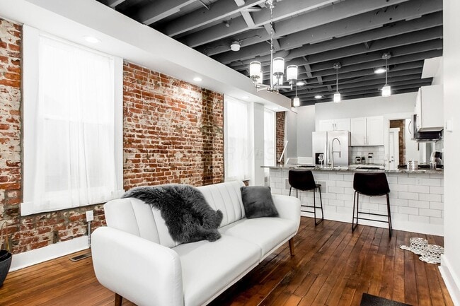 Foto del edificio - 1013 E Rich St