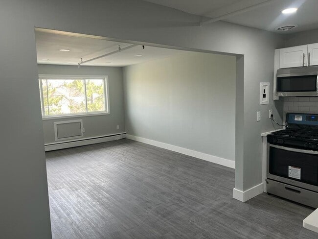 Building Photo - 544 Beachway Ave