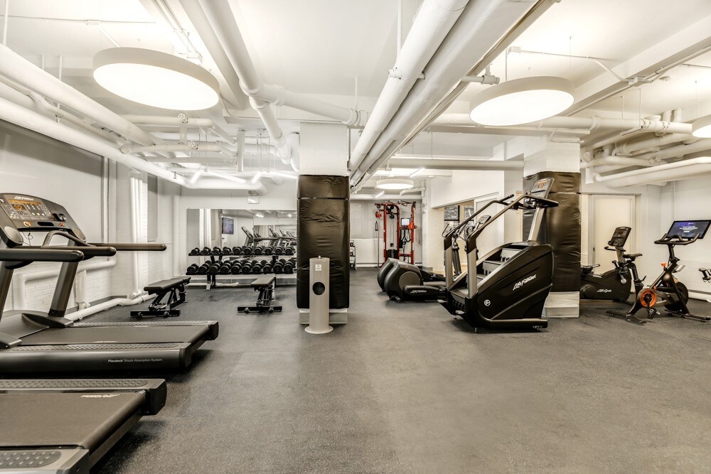 Foto principal - 311 E 21st St