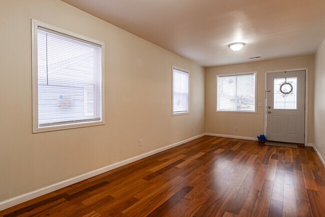 Foto del edificio - 2730 9th St