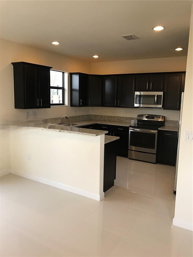 Foto del edificio - 8806 NW 103rd Ave