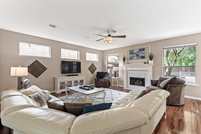 Foto del edificio - 14618 Oxwick Cir