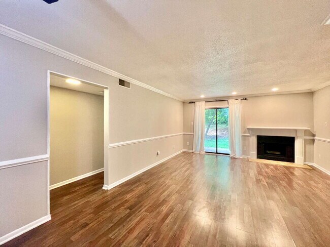 Foto del edificio - CONDO MINUTES FROM SouthParK!