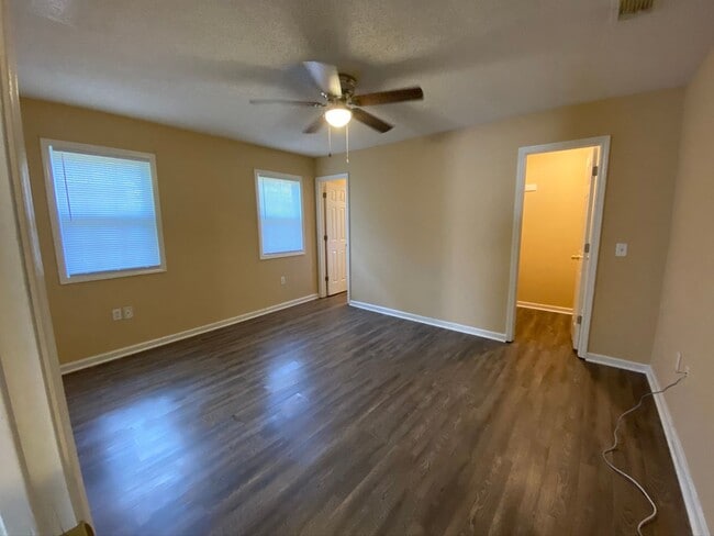 Building Photo - 1205 Beaver Creek Dr