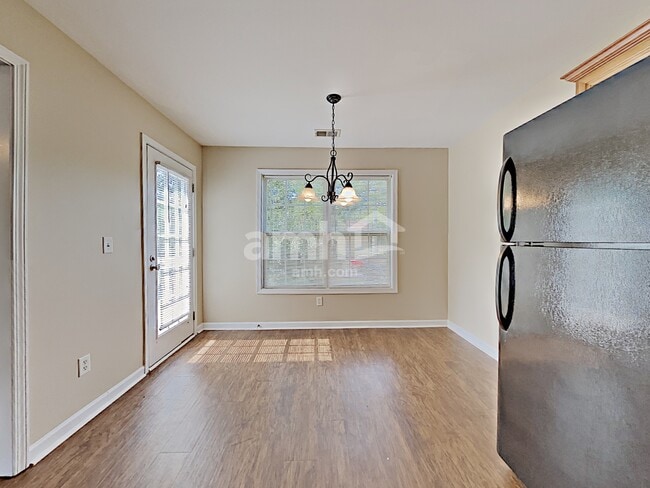 Building Photo - 87 Hollinger Way