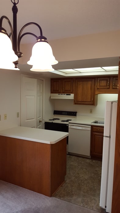 Handy kirchen. - 216 W Pierce St