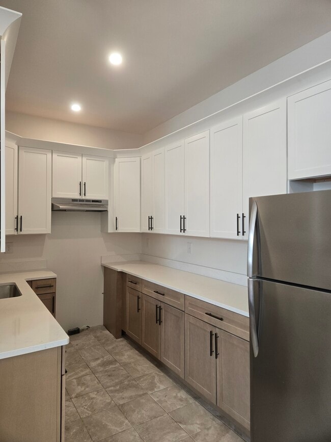 Brand new kitchen - 64 Forest St Apartment