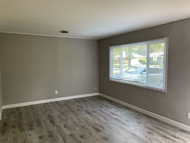 Foto del edificio - 1816 Meadow Dr