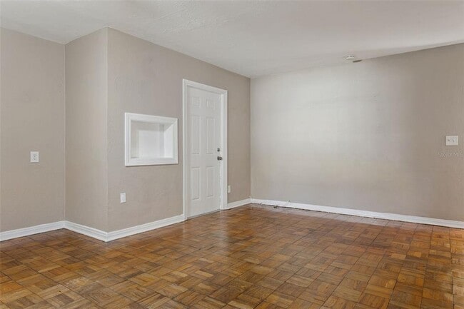 Foto del edificio - 1308 E Sligh Ave