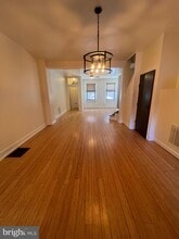 Building Photo - 914 N 4th St