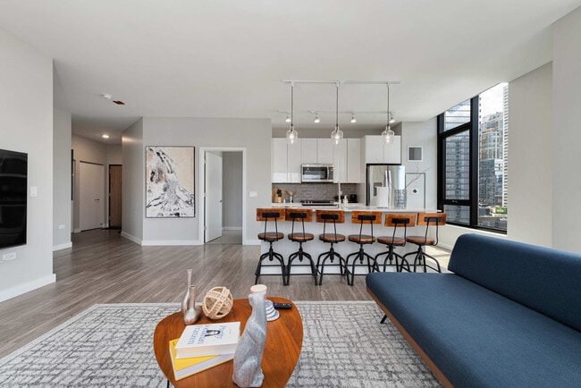 Foto del edificio - 823 N Clark St