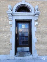 Building Photo - 1701 W North Shore Ave