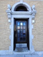 Building Photo - 1701 W North Shore Ave