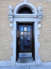 Building Photo - 1701 W North Shore Ave