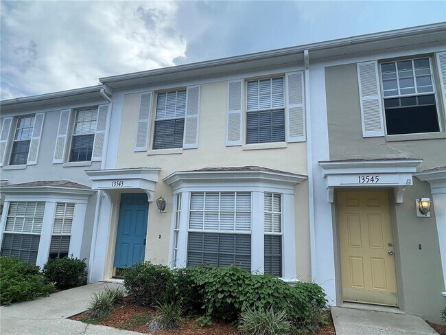Foto del edificio - 13543 Embassy Park Ct