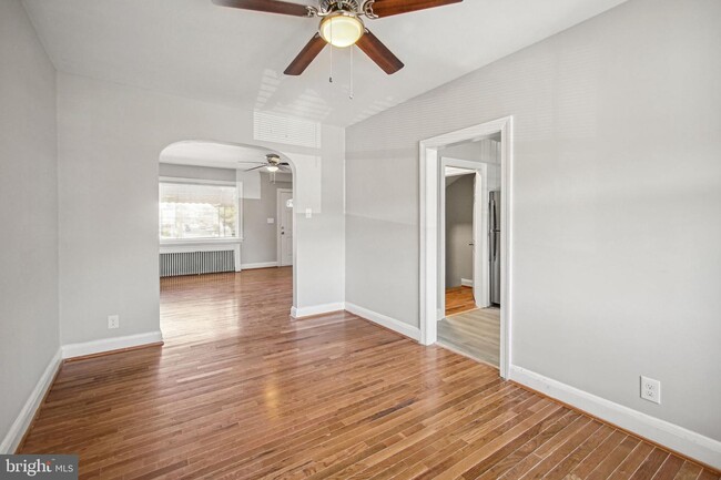 Building Photo - 45 N Kossuth St
