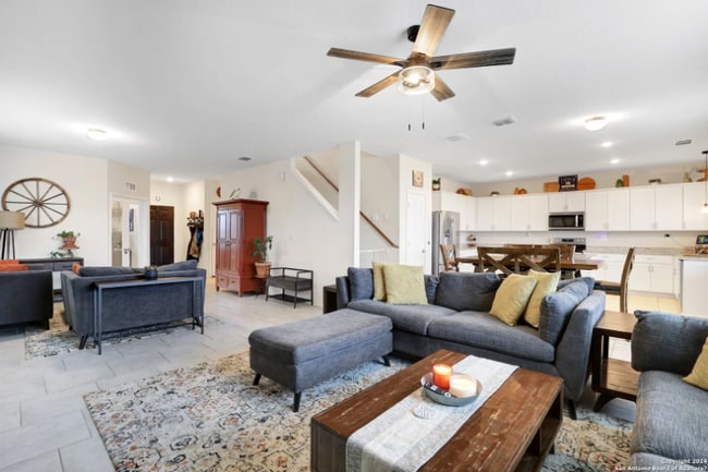 Photo - 10368 Braunig House