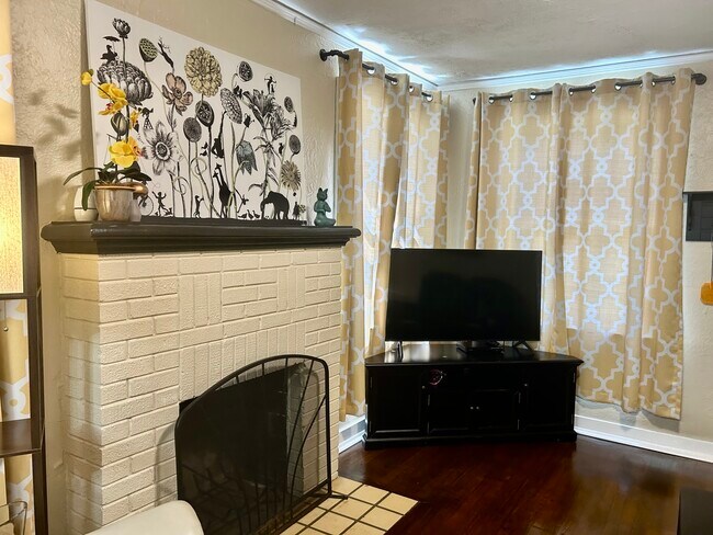 Foto del edificio - 3624 Myra St