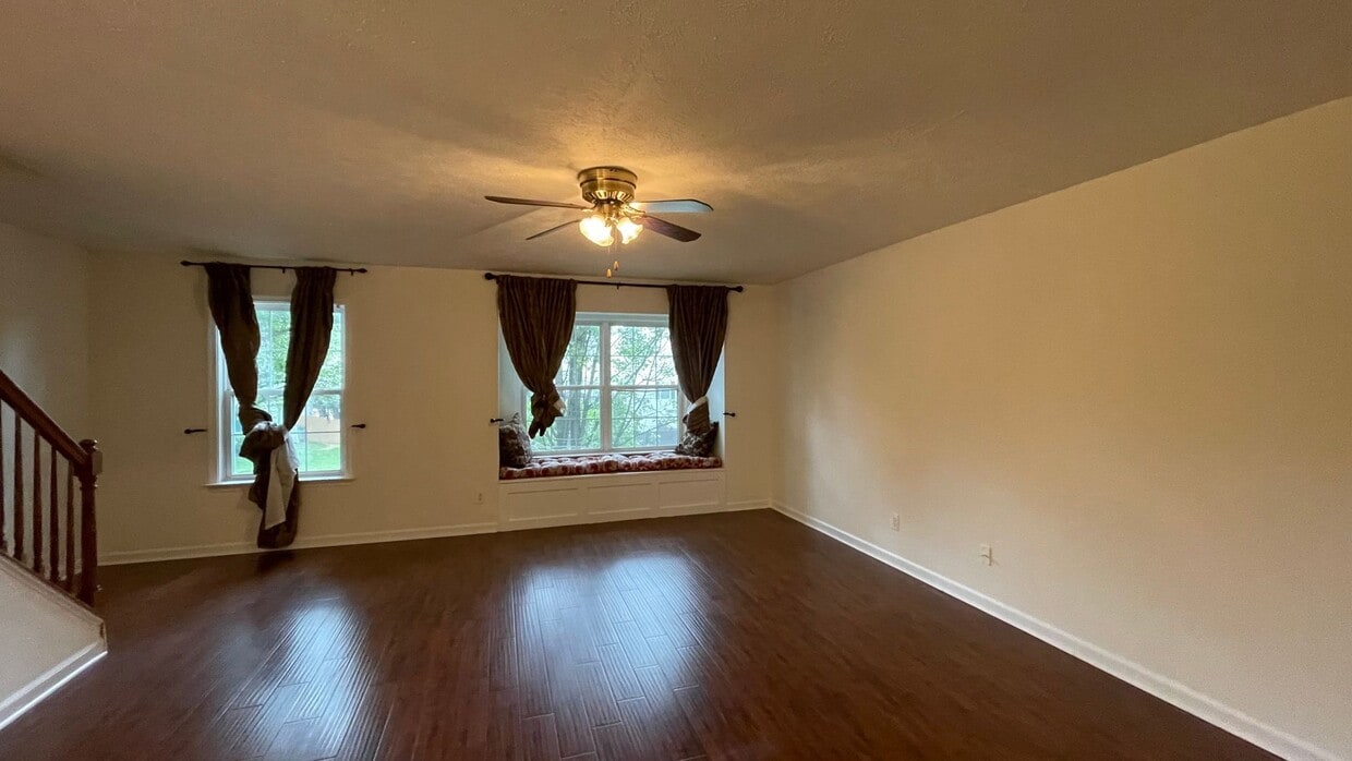 Primary Photo - 4 Bed Townhome in South Stafford