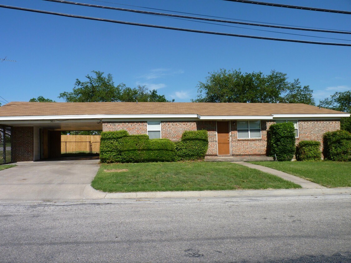 Primary Photo - 901 S State St