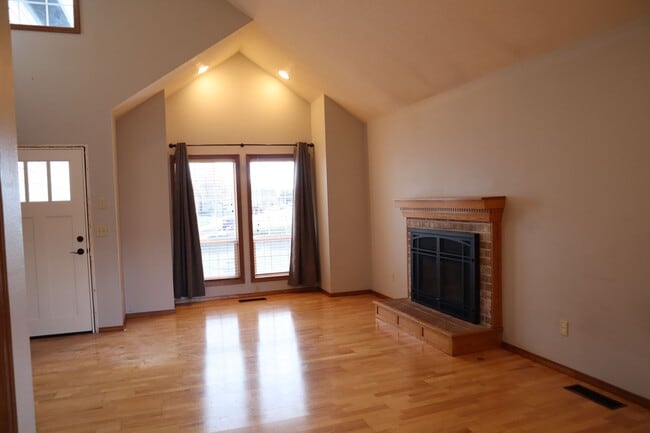 Building Photo - 1508 SE Solomon Loop