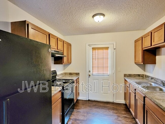 Building Photo - 8211 Firetower Rd