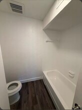 Building Photo - 4444 Victory Dr