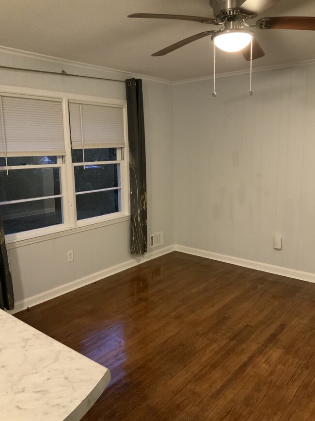 Building Photo - 1287 Montview St