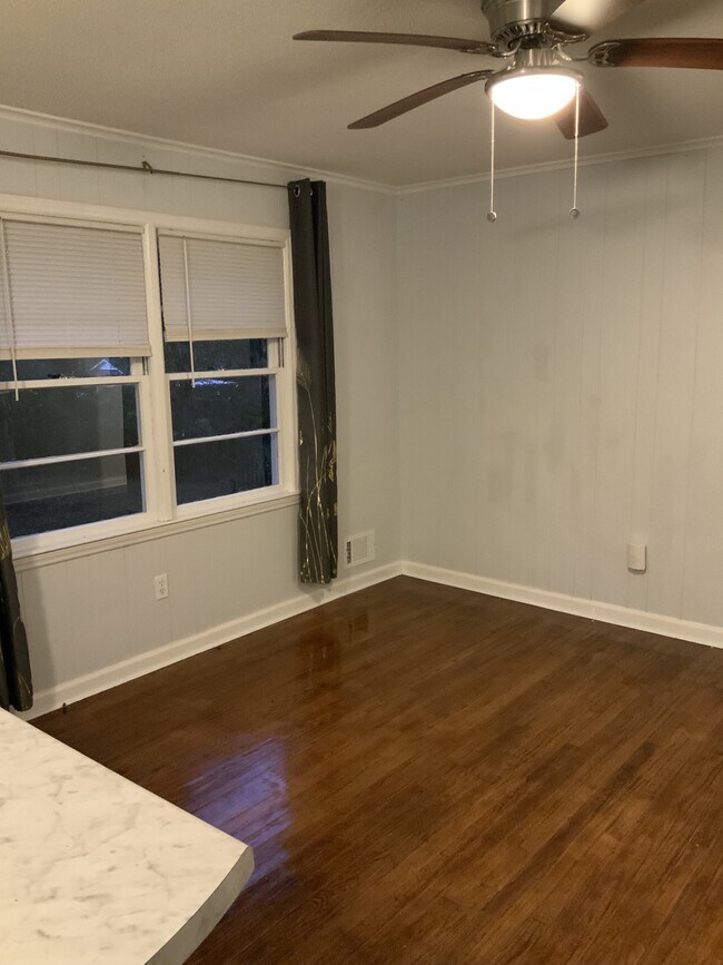 Foto del edificio - 1287 Montview St