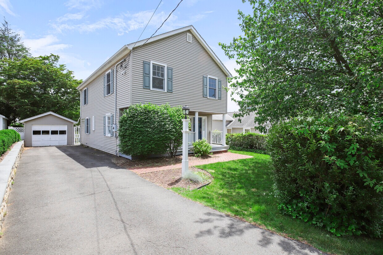 Primary Photo - 25 Spezzano Dr
