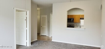 Building Photo - 10550 Baymeadows Rd