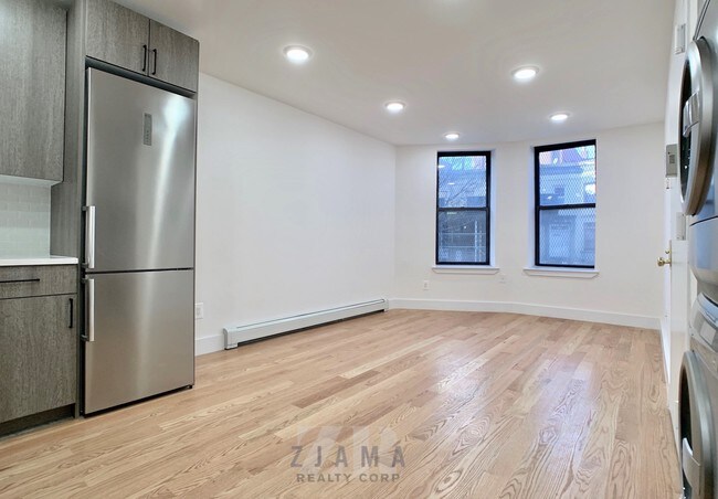 Foto del edificio - 2116 Regent Pl