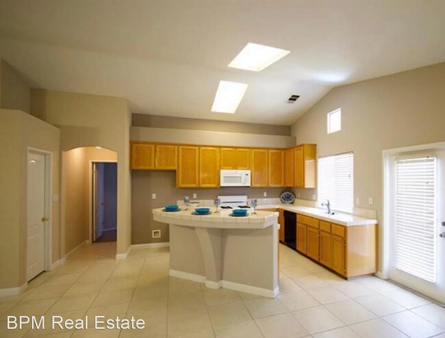 Building Photo - 4 br, 2 bath House - 4500 Spruce Mountain Way